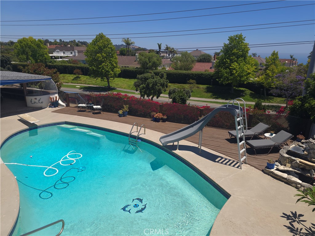 5726 Sunmist Drive