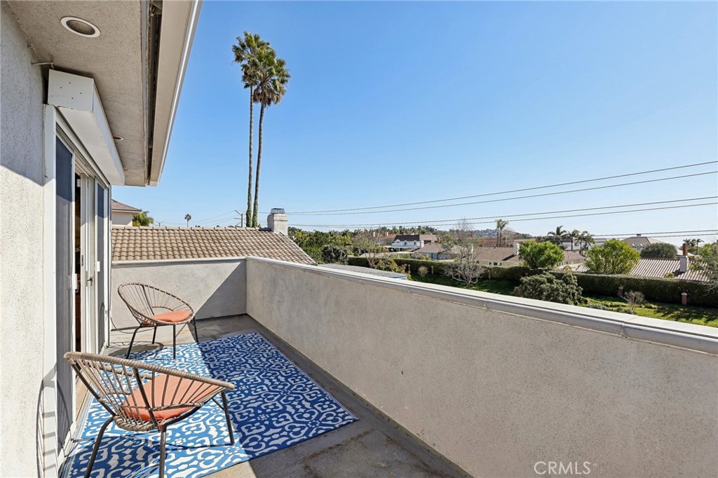 5726 Sunmist Drive