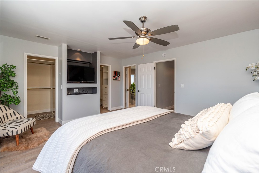 5726 Sunmist Drive