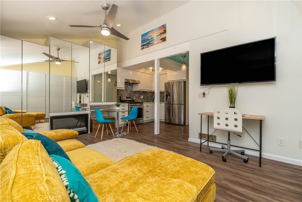 17072 Pacific Coast 100