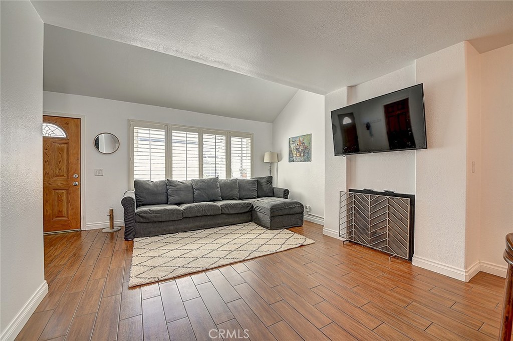 18683 Applewood Circle 16