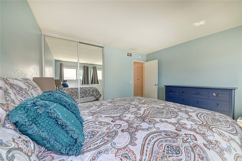 18683 Applewood Circle 16