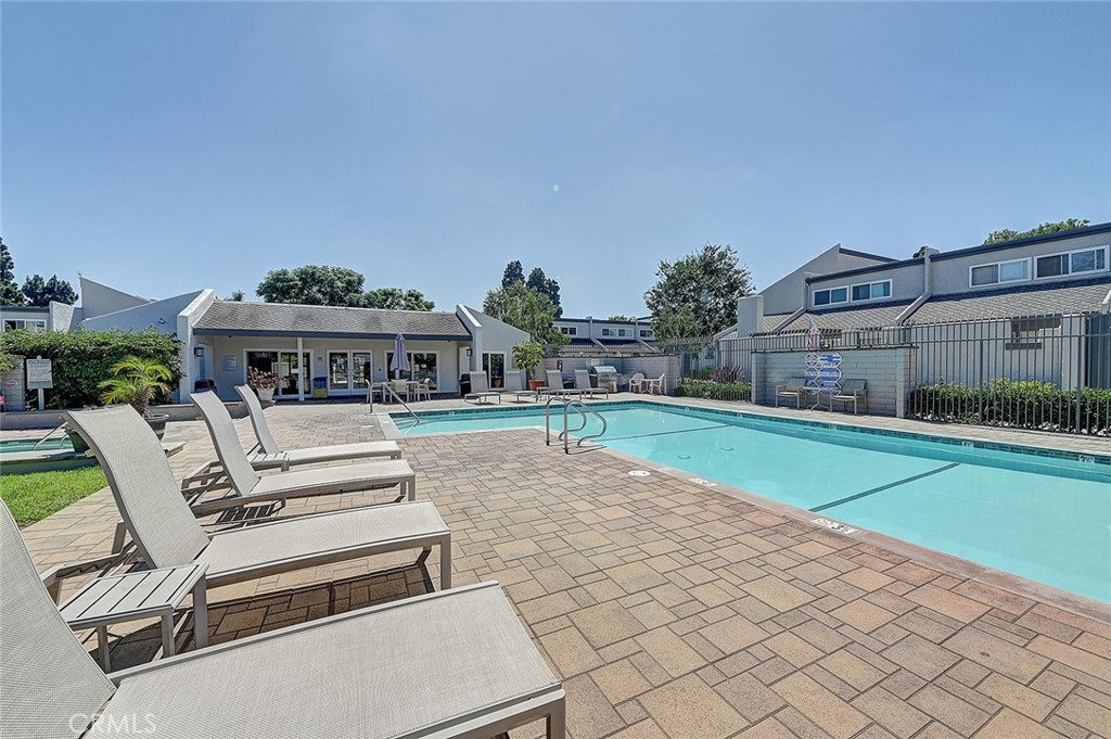 18683 Applewood Circle 16