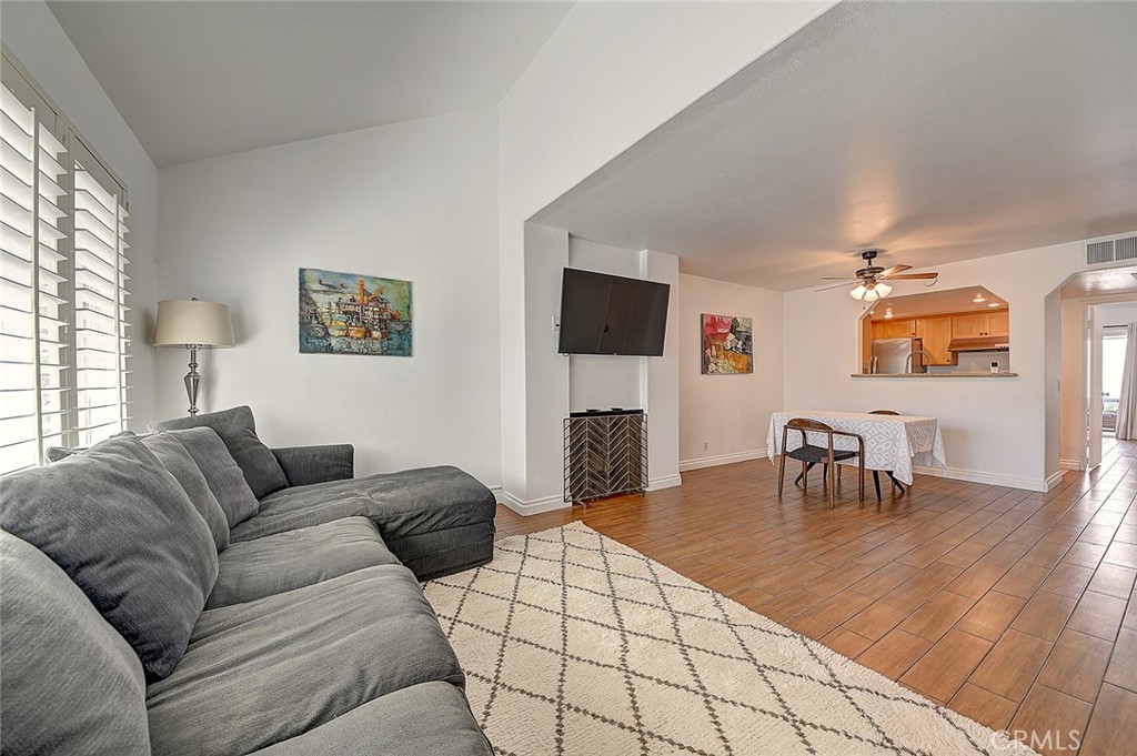 18683 Applewood Circle 16