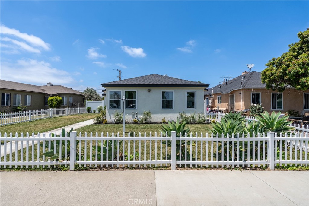 2241 Grand Ave