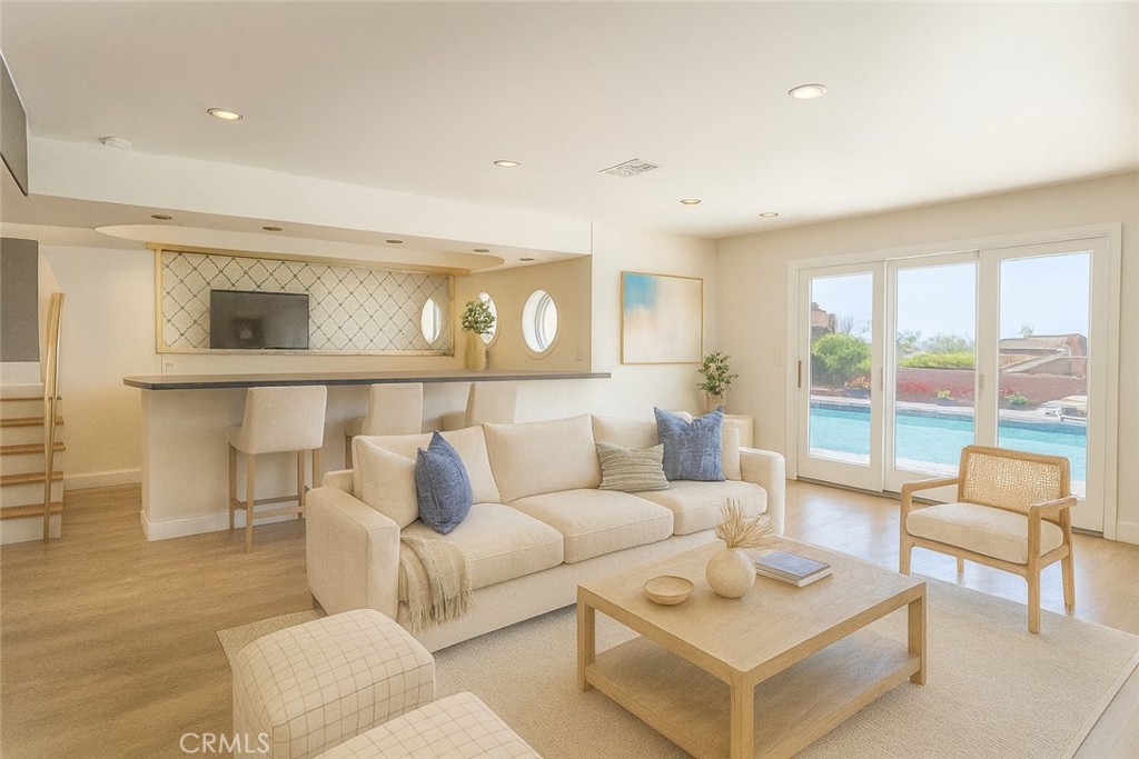 5726 Sunmist Drive
