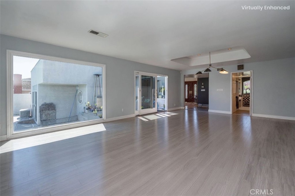 5726 Sunmist Drive