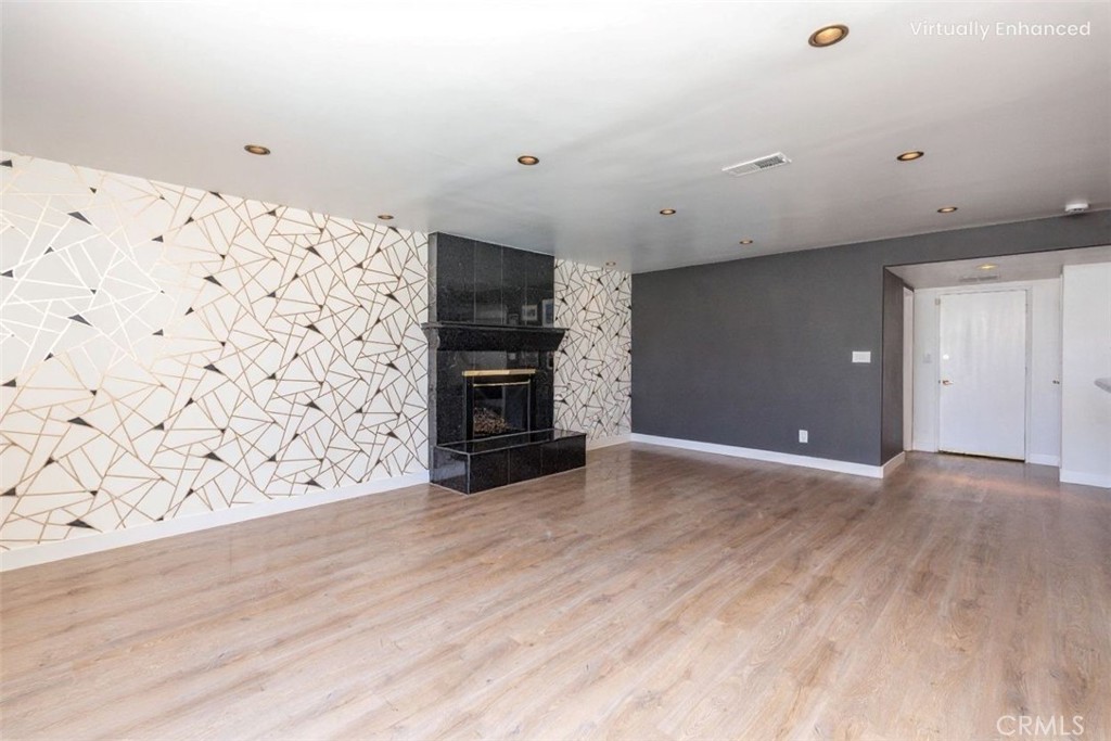 5726 Sunmist Drive