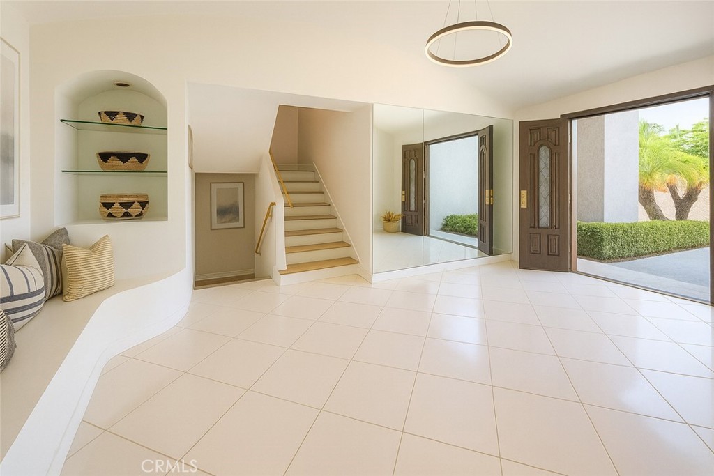5726 Sunmist Drive