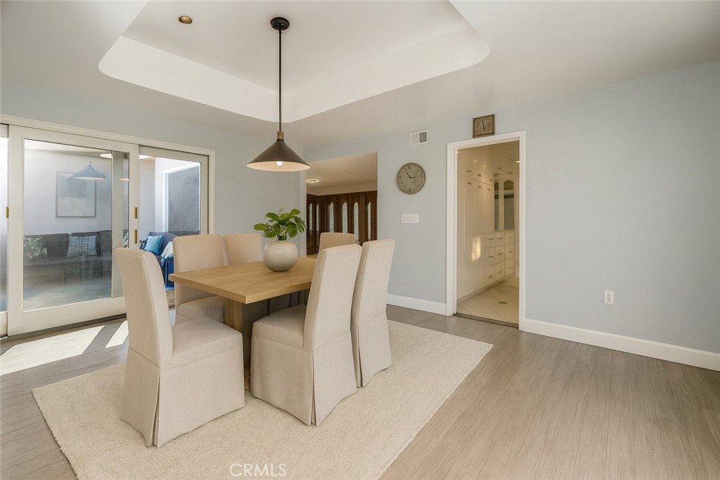 5726 Sunmist Drive