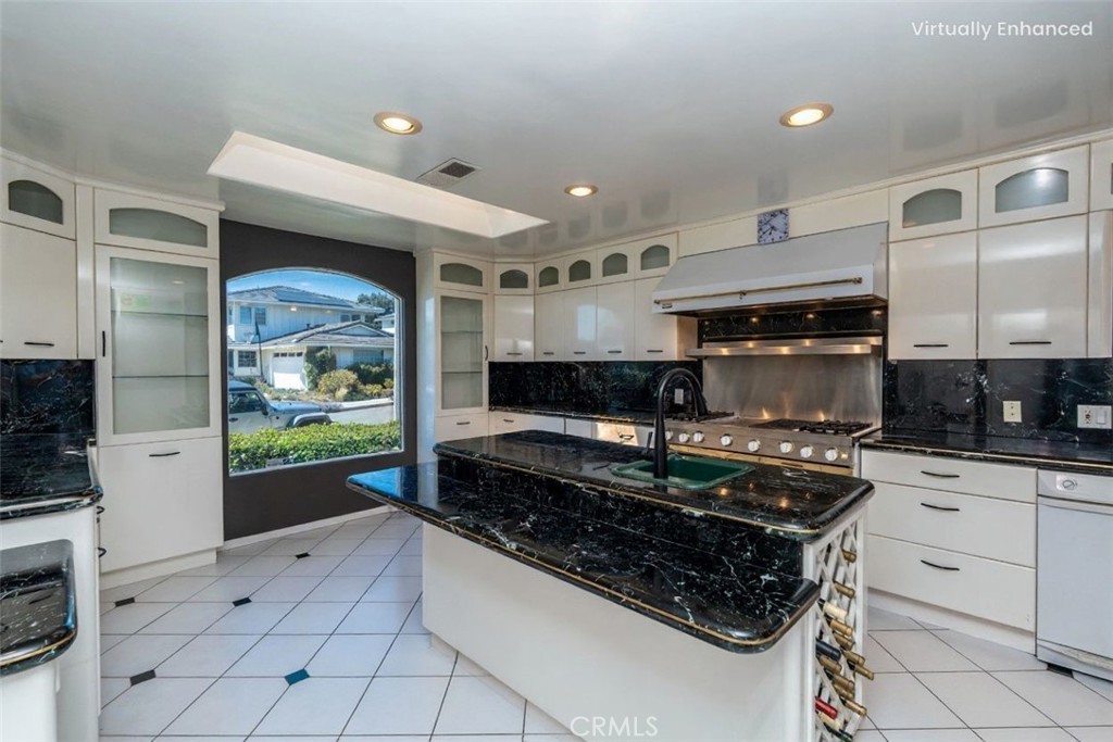 5726 Sunmist Drive