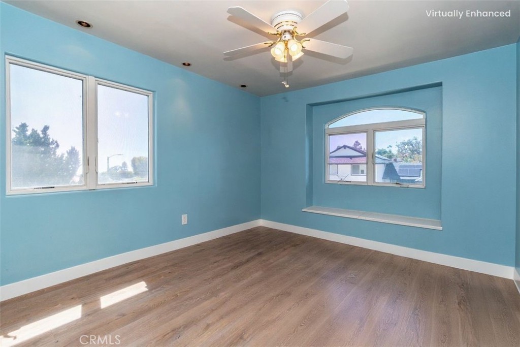 5726 Sunmist Drive