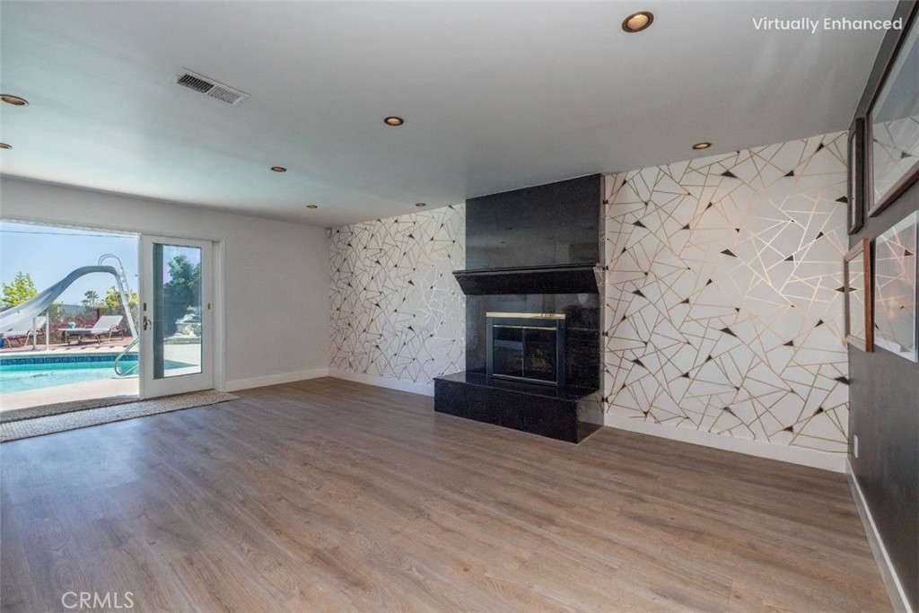 5726 Sunmist Drive