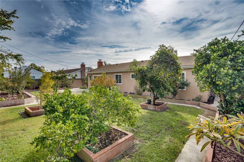 3115 W Teranimar
