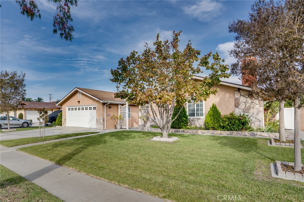 3115 W Teranimar