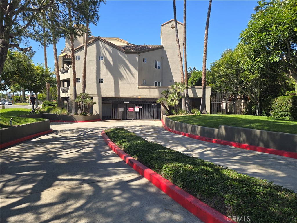 310 Lake 213