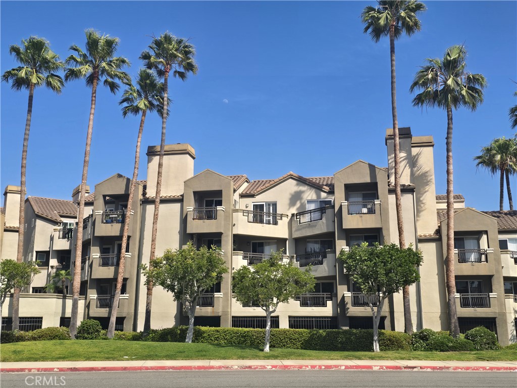 310 Lake 213