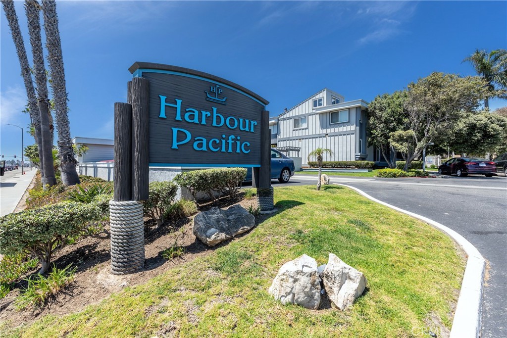 17082 Pacific Coast 205