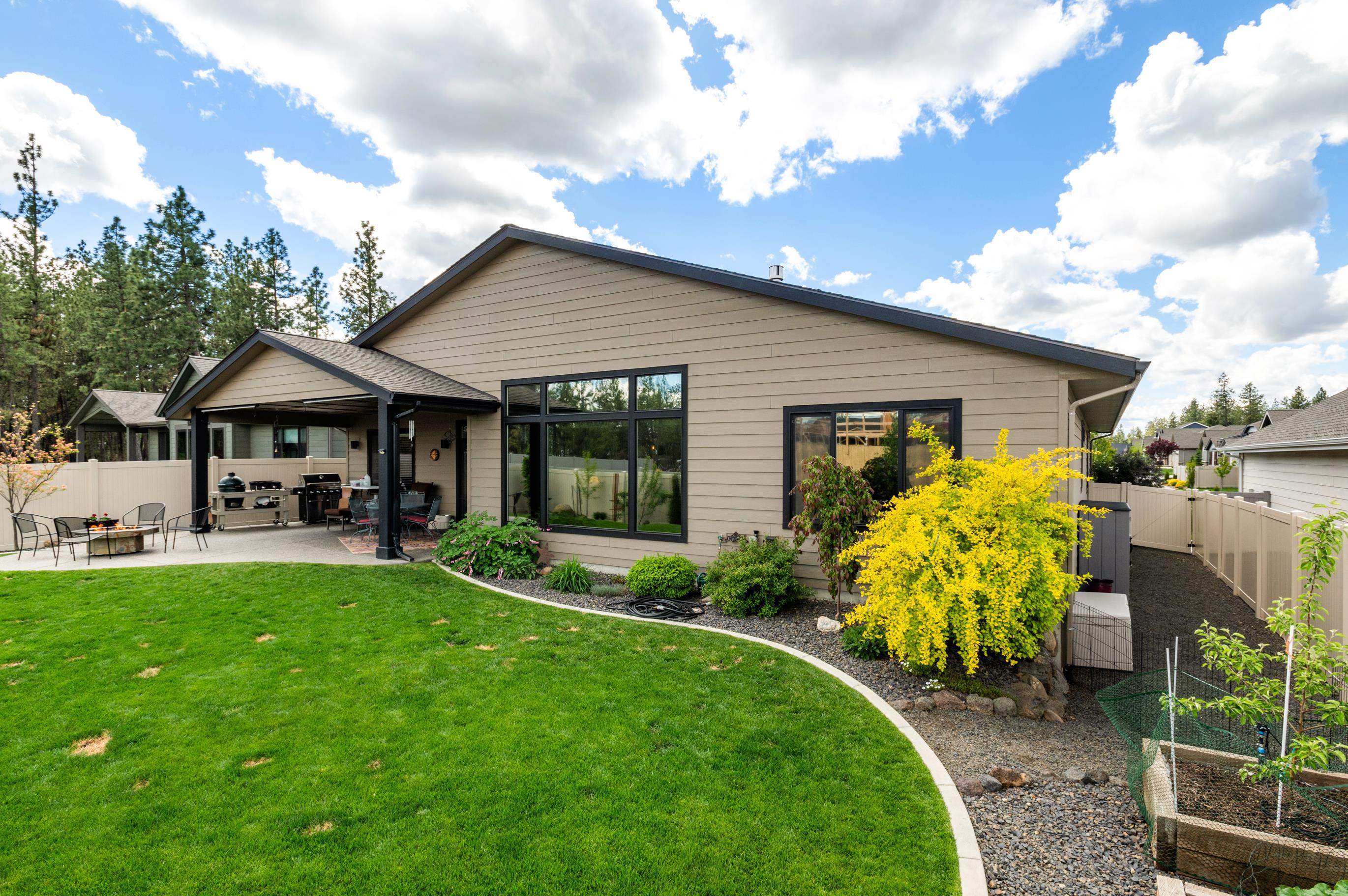 7203 S Tangle Heights Dr