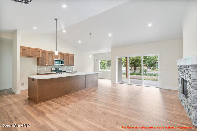 1182 E SLEEPING DEER AVE