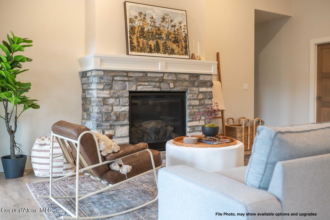 1110 W CORDGRASS AVE