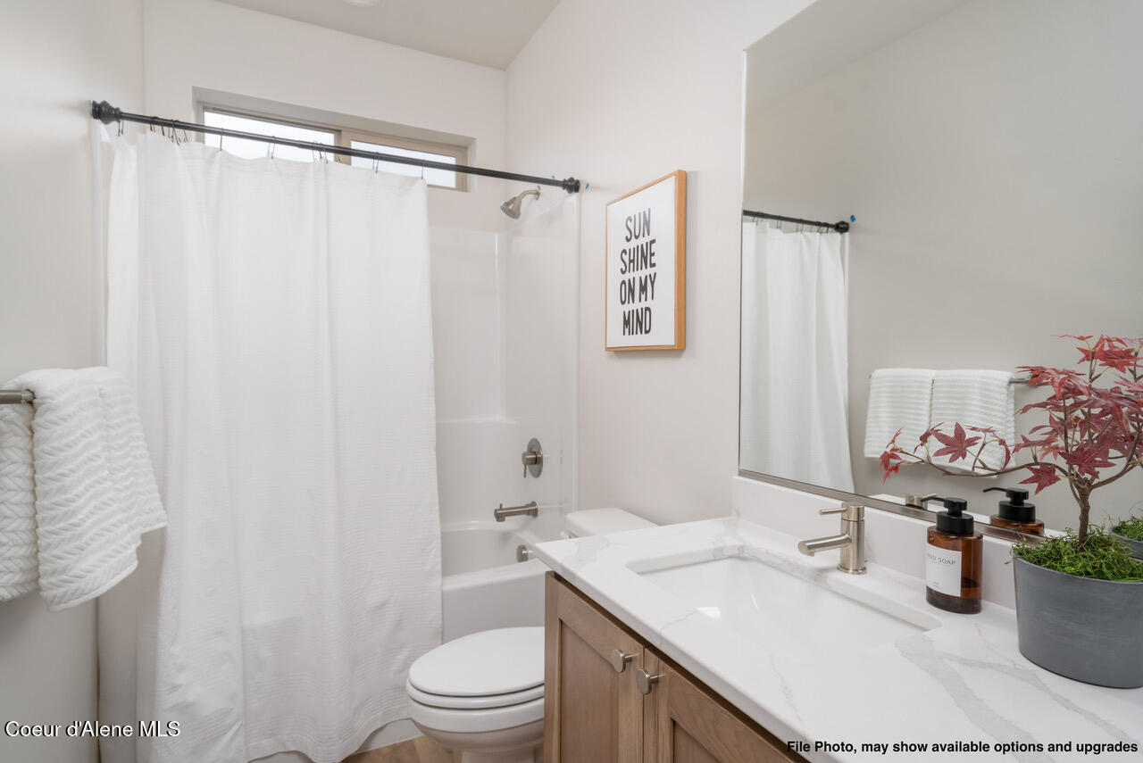 1110 W CORDGRASS AVE