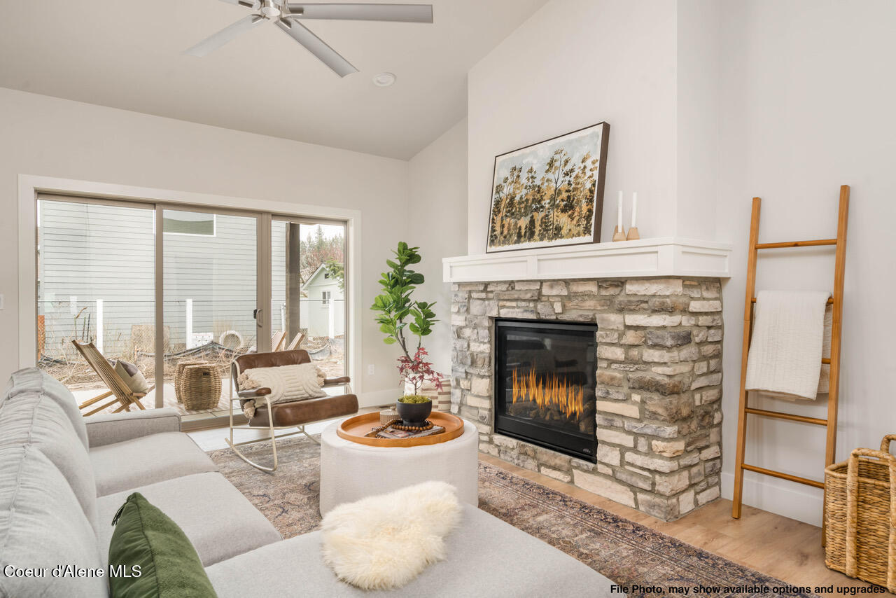 1110 W CORDGRASS AVE