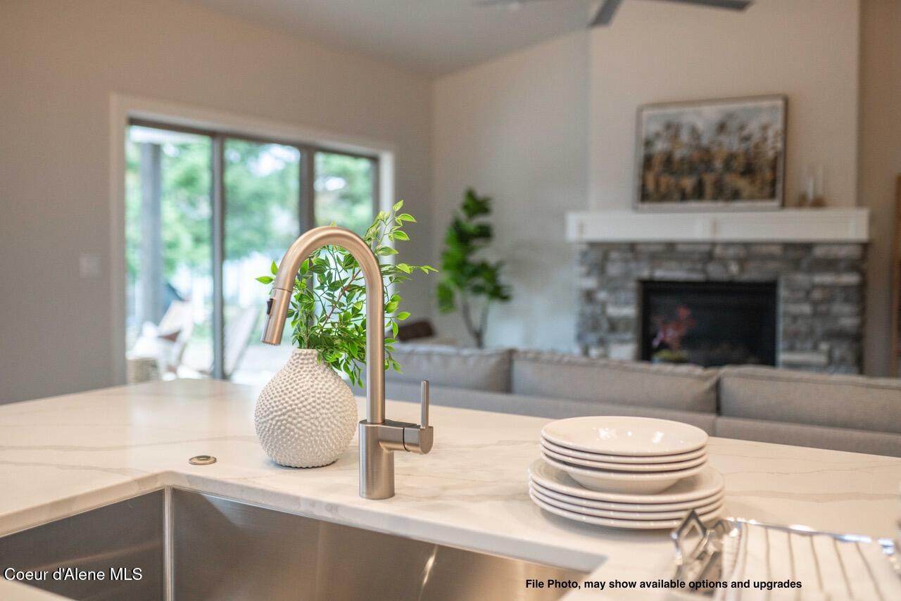 1110 W CORDGRASS AVE