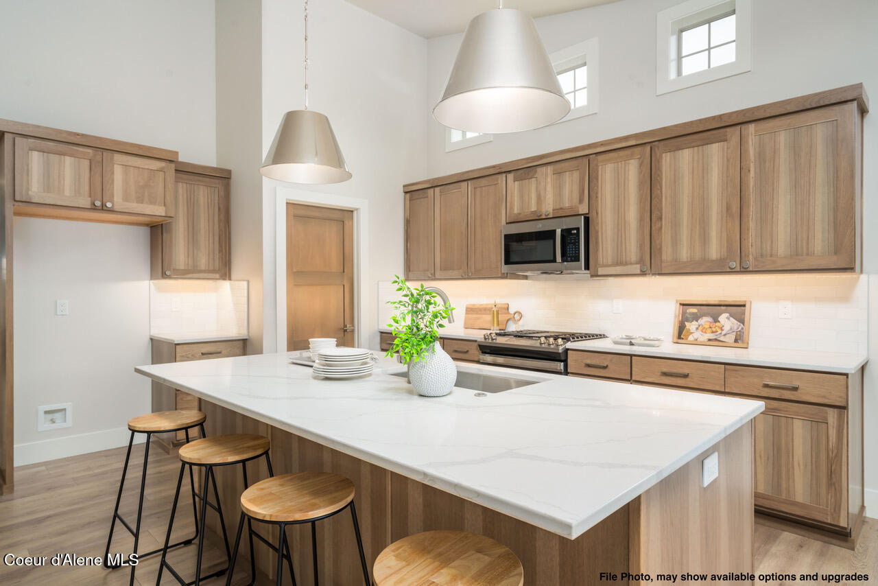 1110 W CORDGRASS AVE