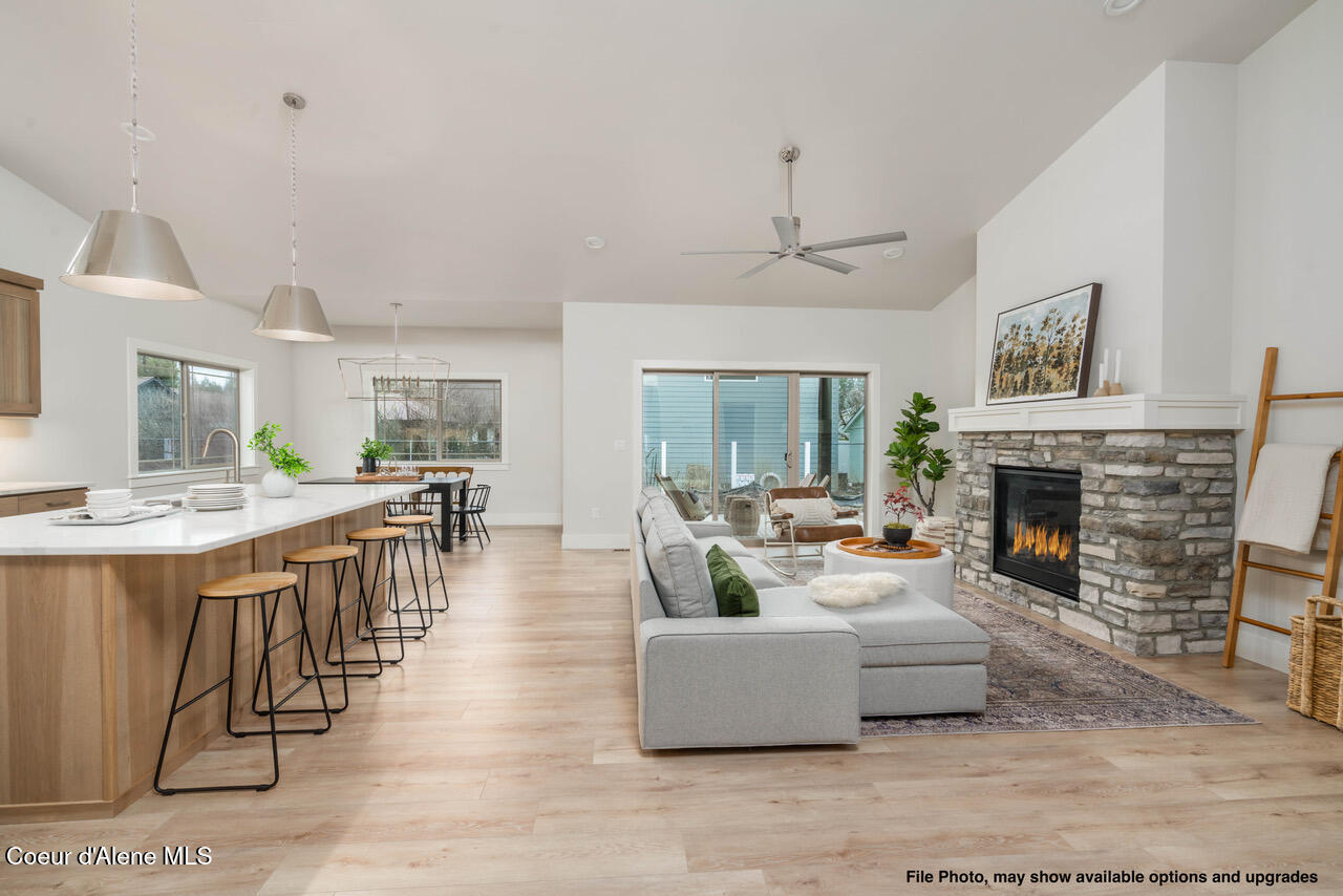 1110 W CORDGRASS AVE