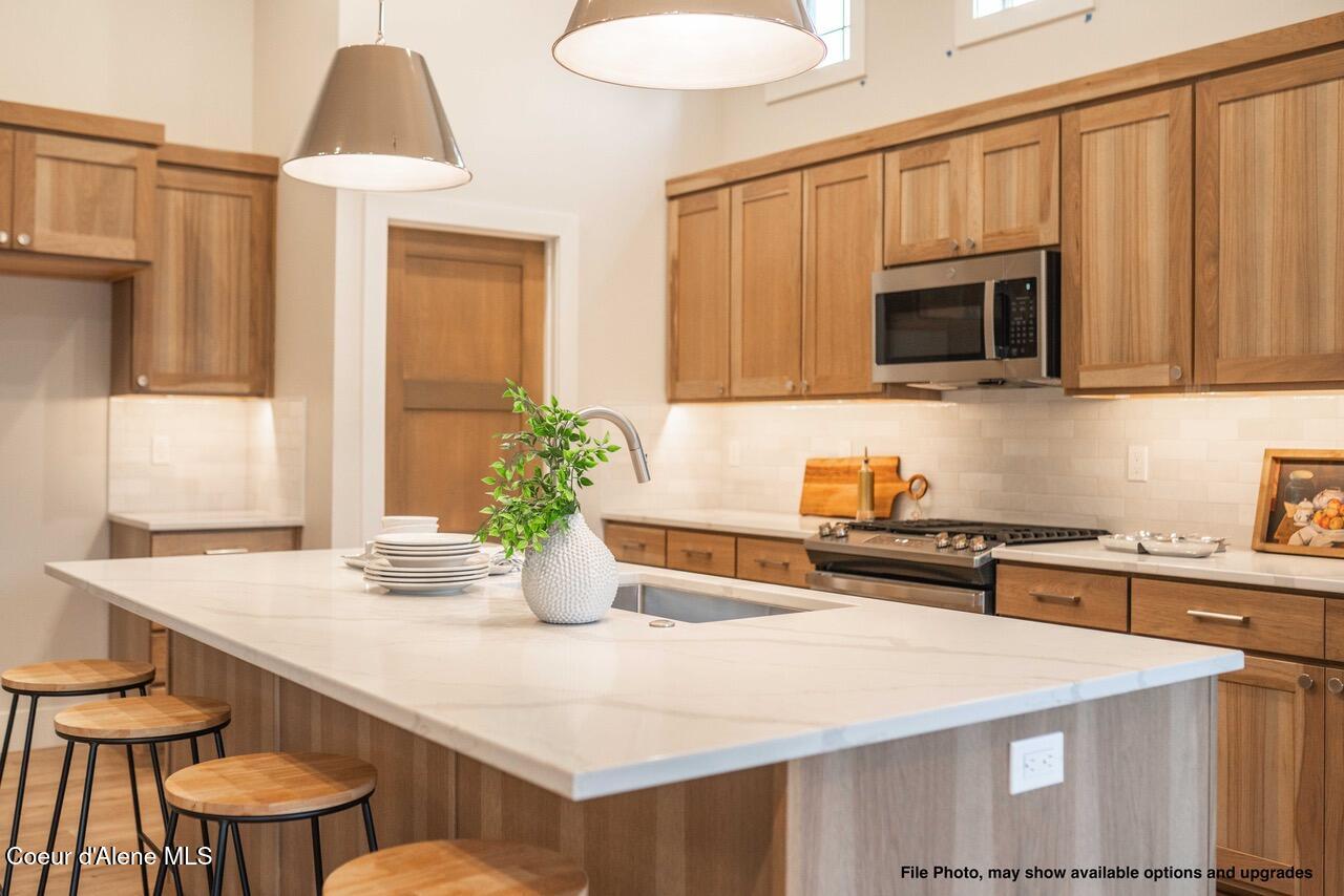 1110 W CORDGRASS AVE