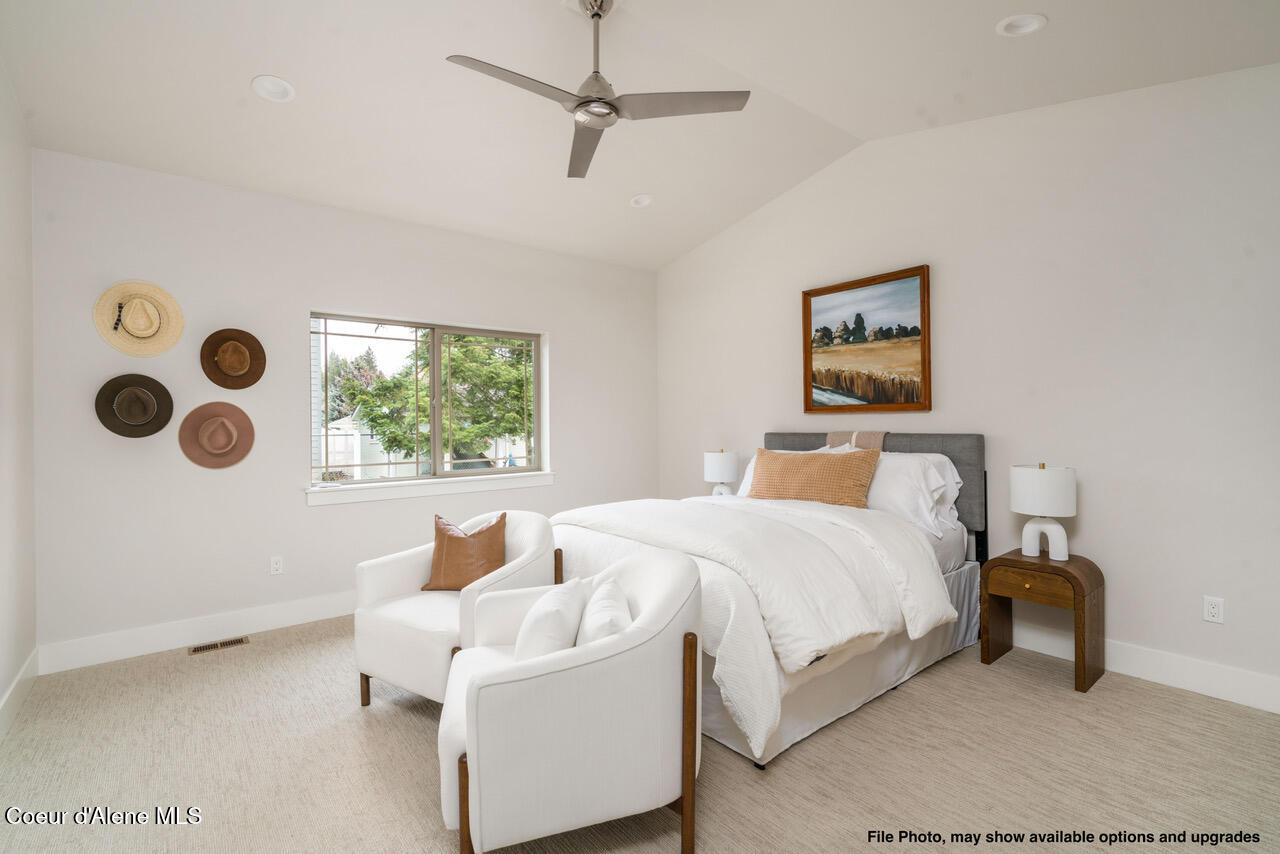 1110 W CORDGRASS AVE