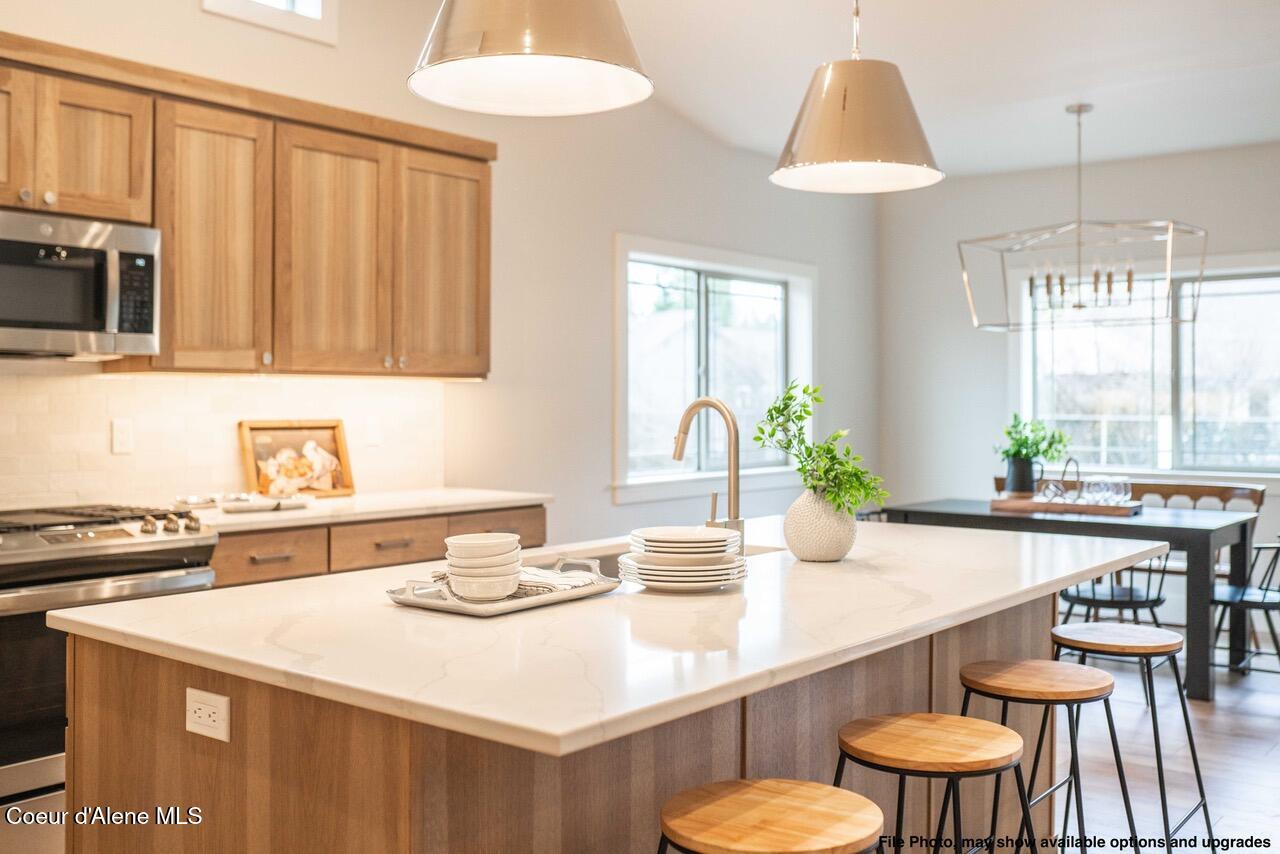 1110 W CORDGRASS AVE