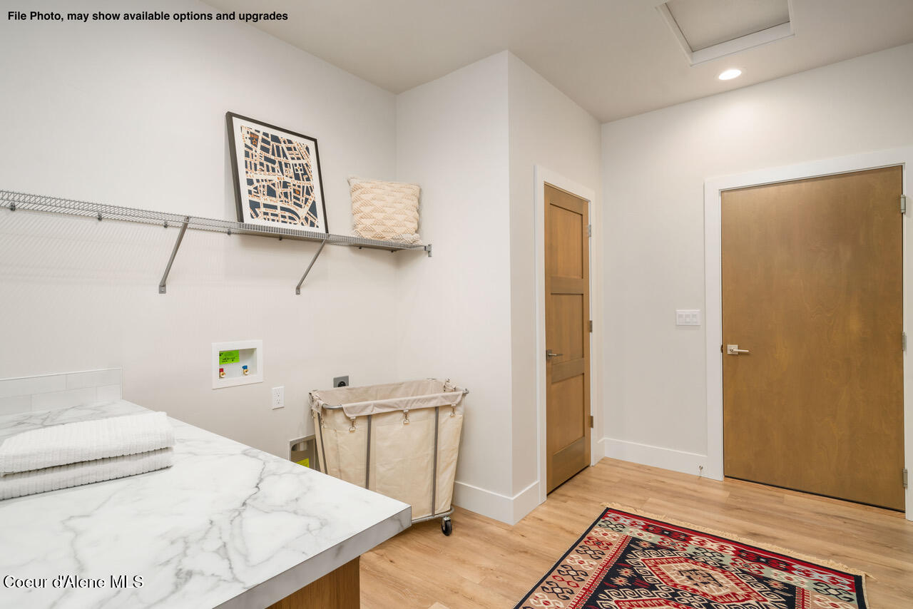 1110 W CORDGRASS AVE