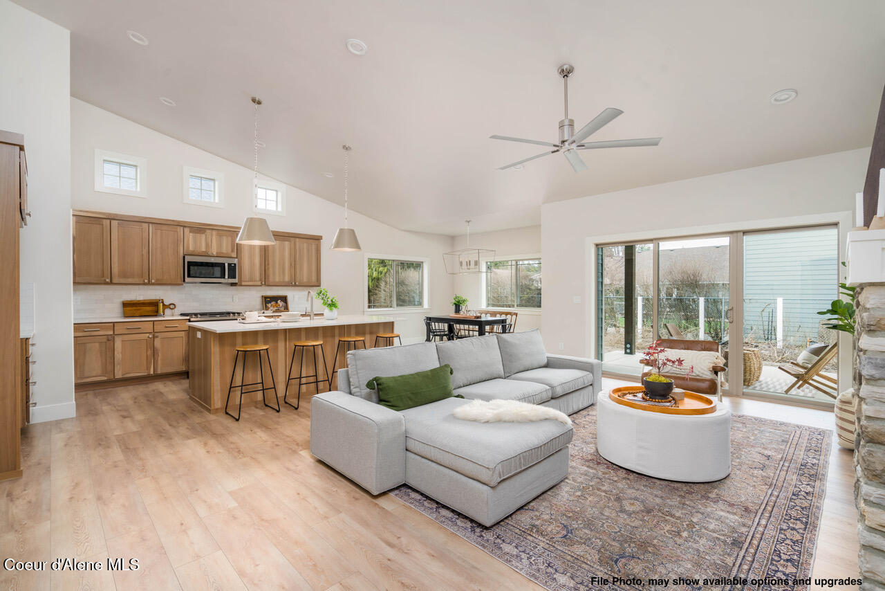 1110 W CORDGRASS AVE