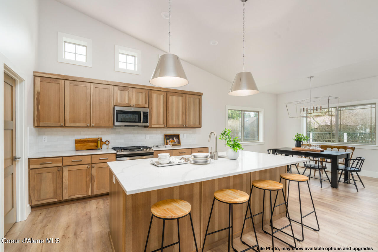 1110 W CORDGRASS AVE