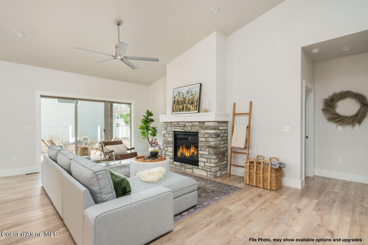 1110 W CORDGRASS AVE