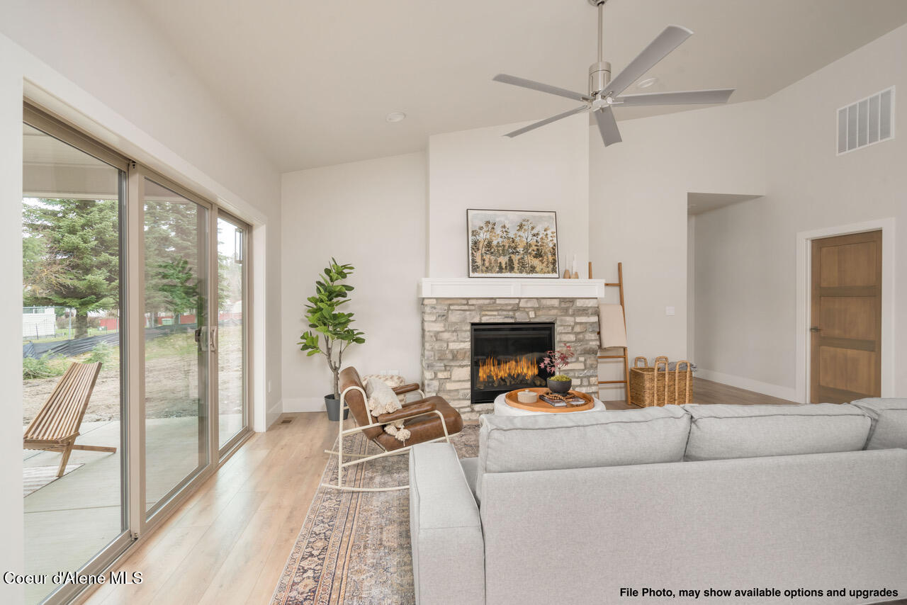 1110 W CORDGRASS AVE