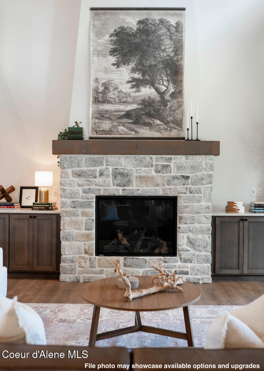 1002 E SLEEPING DEER AVE