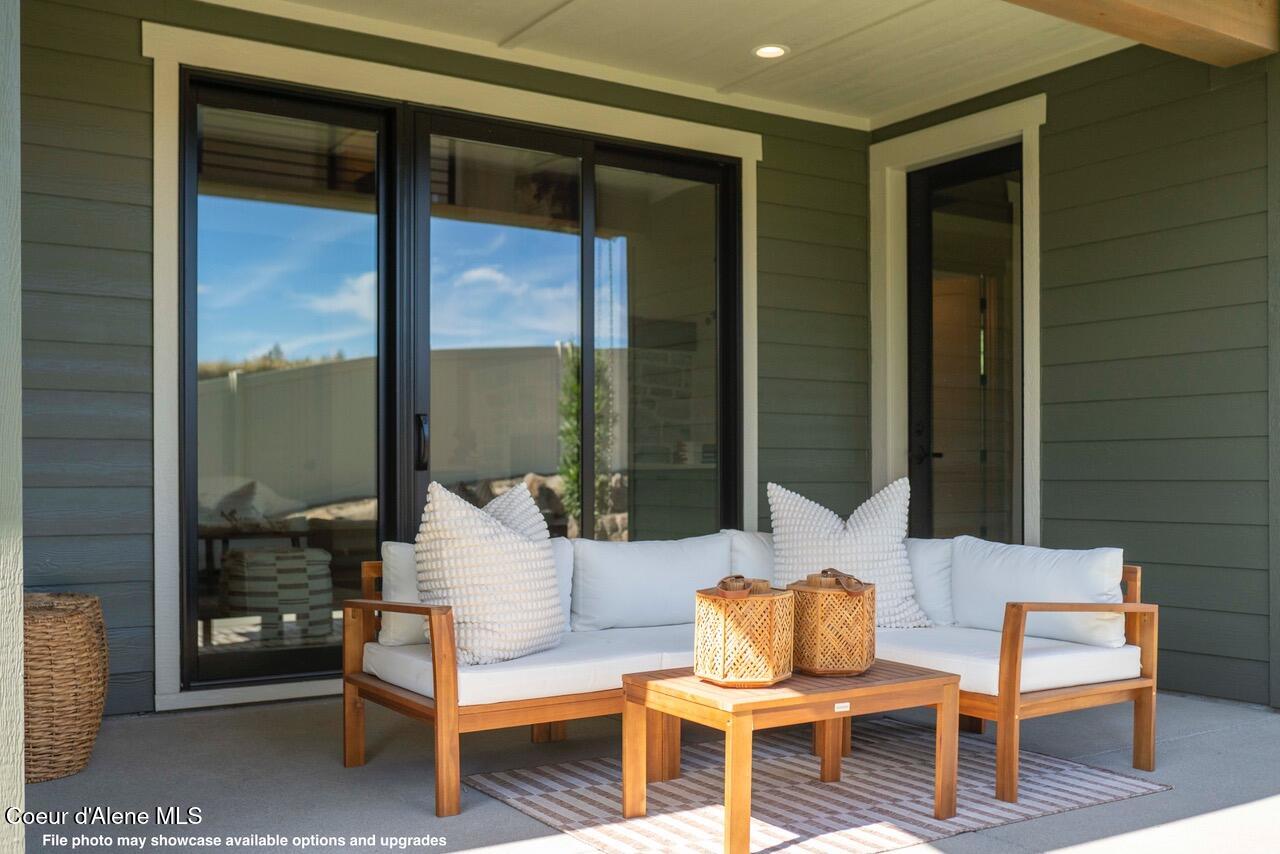 1002 E SLEEPING DEER AVE