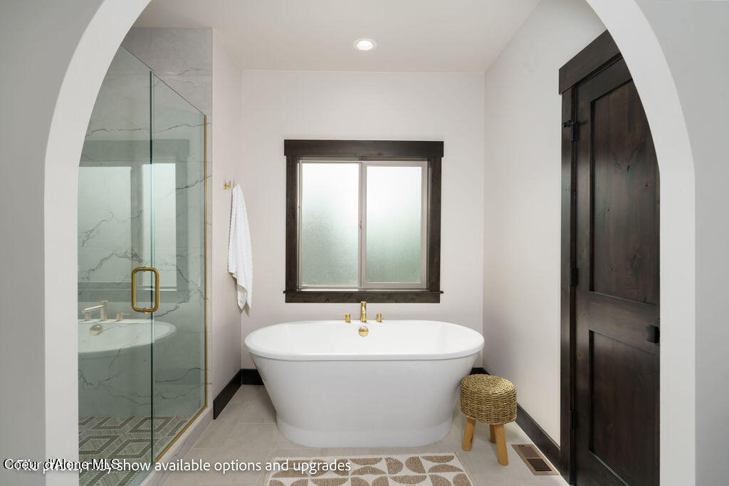 1080 E SLEEPING DEER AVE