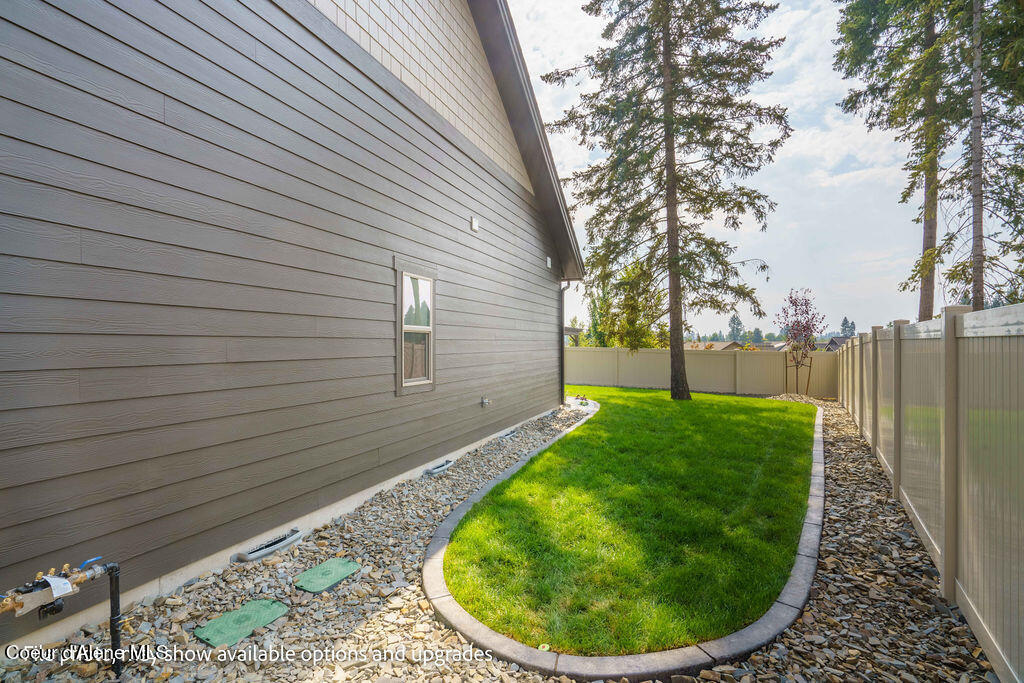 1080 E SLEEPING DEER AVE