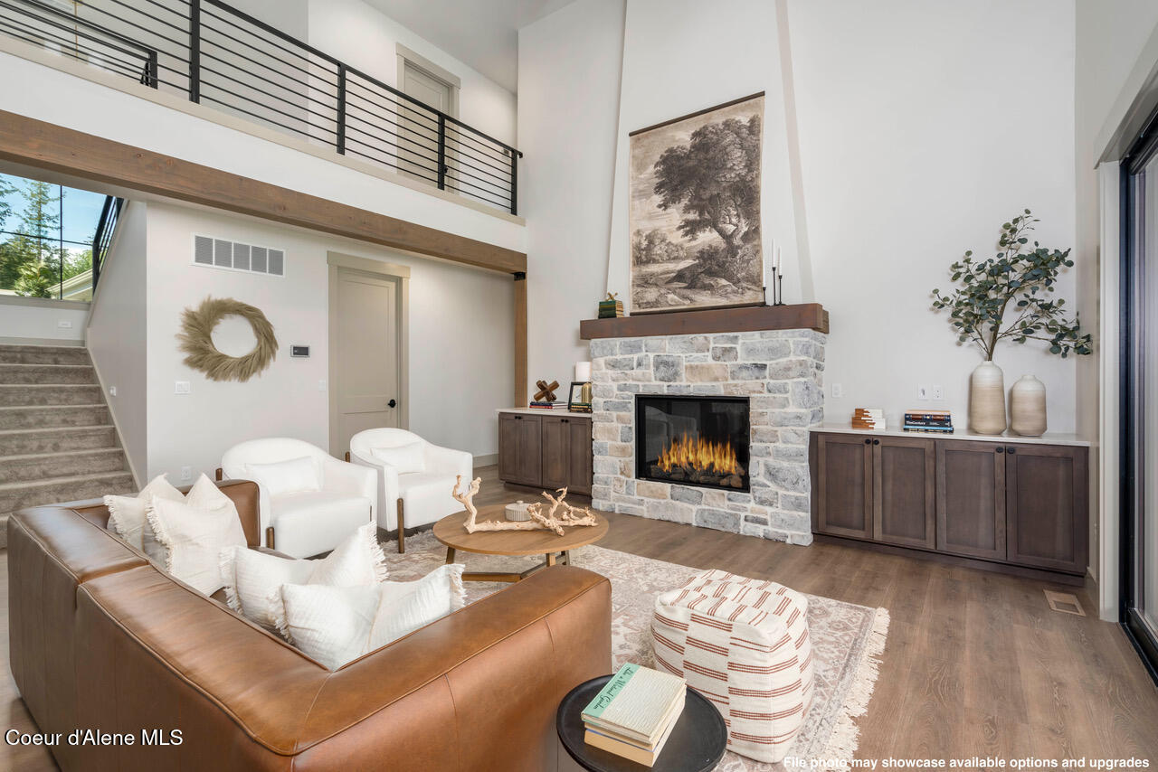 995 E STEEPLE CHASE RD