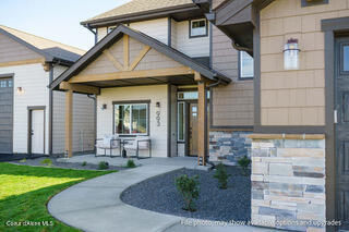 1133 W CORDGRASS AVE