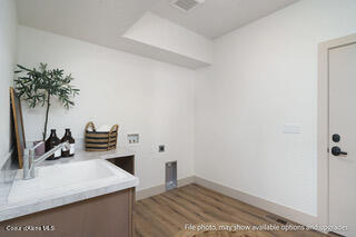 1133 W CORDGRASS AVE