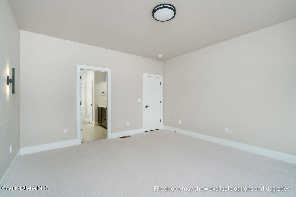 1021 W CORDGRASS AVE