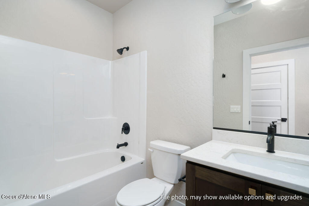 1021 W CORDGRASS AVE