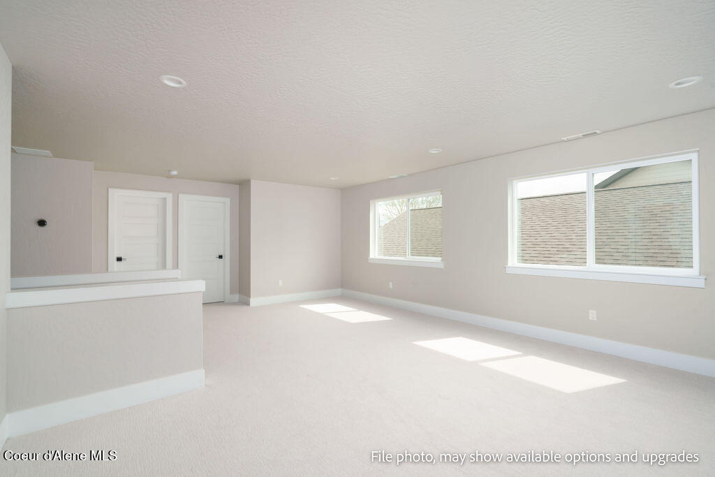 1021 W CORDGRASS AVE