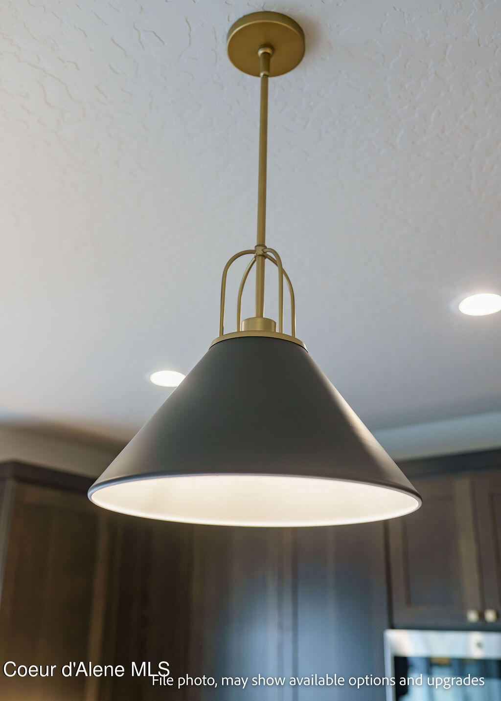 1021 W CORDGRASS AVE