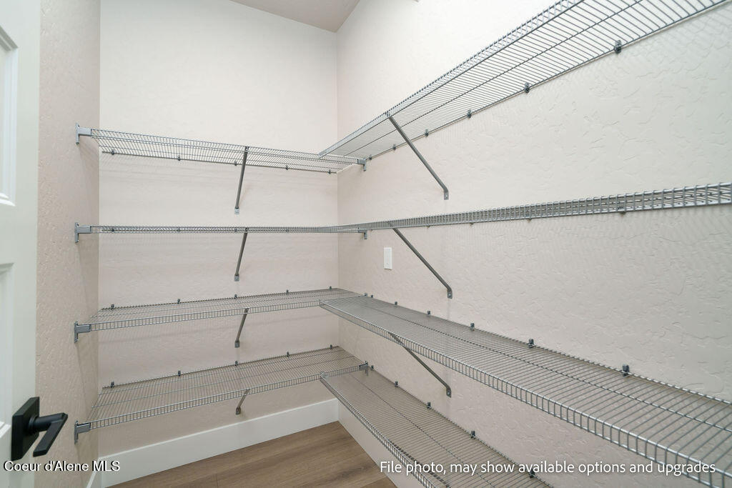 1021 W CORDGRASS AVE